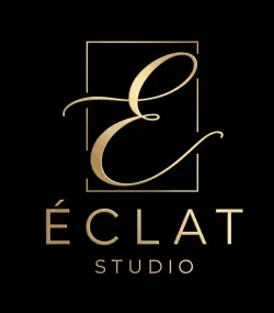 Logo de branding para salones de belleza — Éclat Studio, diseño minimalista en beige sobre fondo tostado